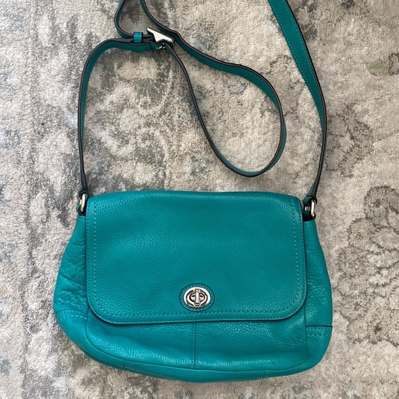 Coach Bags Vintage Coach Leather Kelly Green Crossbody Bag Poshmark